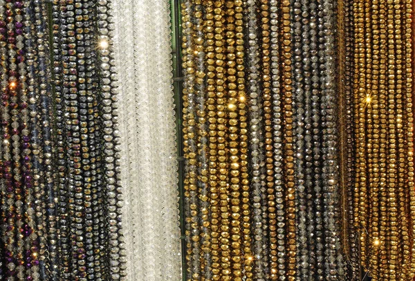 Viele Halsketten zum Verkauf — Stockfoto