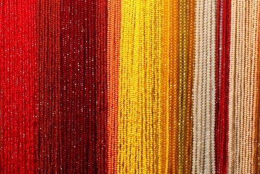 Kırmızı ve sarı Kolyeler