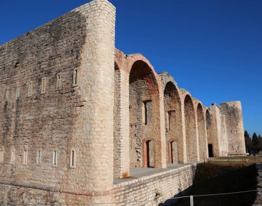 duvarlar Ital Asiago town yakınındaki bir antik kale-ı. Dünya Savaşı