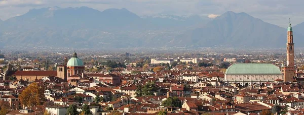De stad Vicenza in noordelijke Italië — Stockfoto