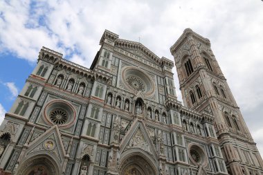 Campanile di Giot adı Floransa İtalya Duomo ve çan kulesi