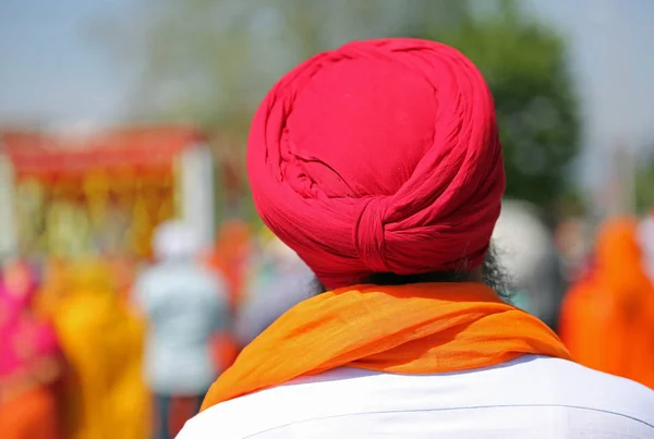 Sikhiska man med skägg och turban på huvudet — Stockfoto