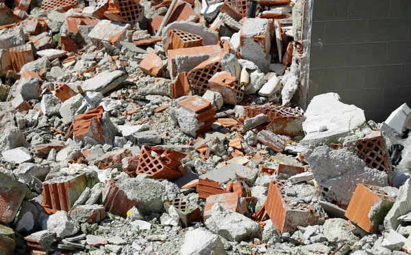 Many debris and bricks — Stock Photo, Image