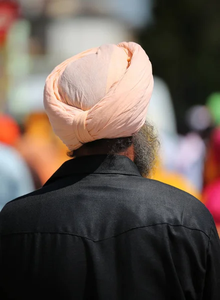 Sikh starší muž s dlouhým vousem a turban — Stock fotografie