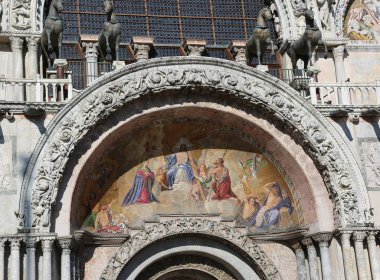 Marco Bazilikası'nın Venedik İtalya büyük mozaiği