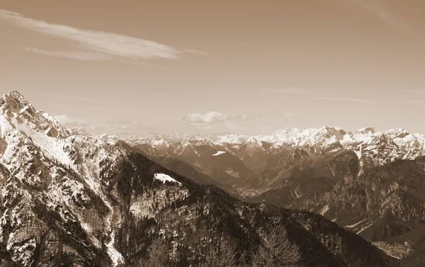 Панорамный вид на горы от горы Луссари на севере — стоковое фото