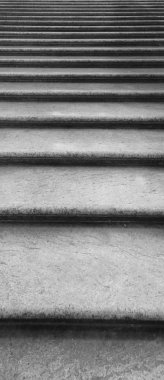 Çok uzun bir merdivenin birçok basamağı.