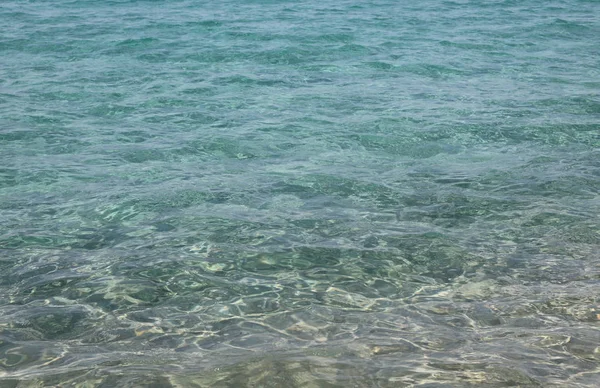 Fond simple idéal comme toile de fond avec de l'eau de mer — Photo