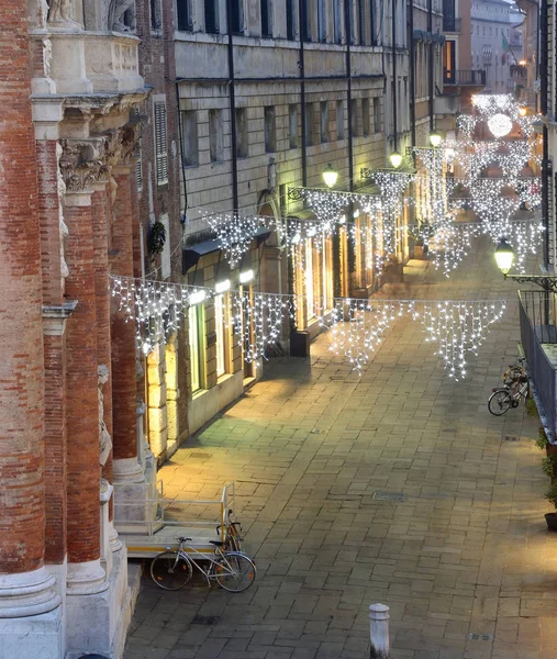 Vicenza con luces de Navidad en Italia — Foto de Stock