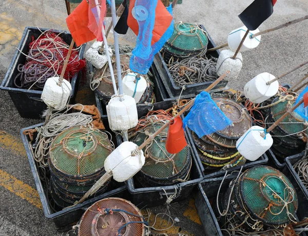 Muitas ferramentas e redes de pesca — Fotografia de Stock