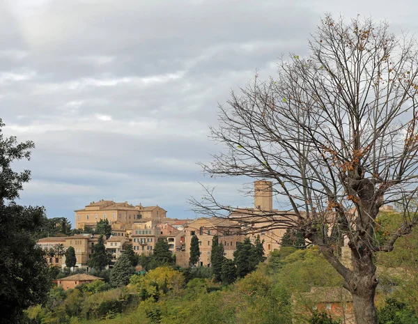 Stadsgezicht van Recanati de geboortestad van Giacomo Leopardi a famou — Stockfoto