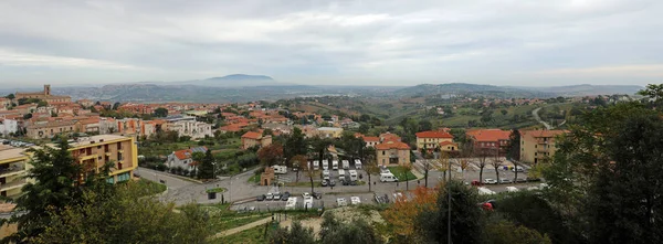 Vista panorâmica da cidade de Recanati, na Itália Central — Fotografia de Stock