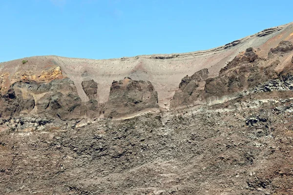 Deatil на вершине вулкана Везувий также называют Везувий на итальянском языке — стоковое фото