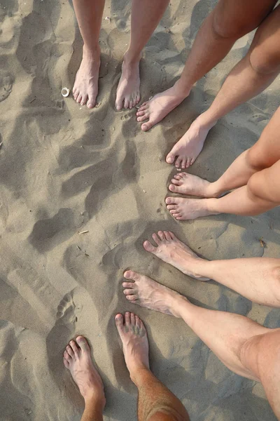 Drie meter familie van vijf personen — Stockfoto