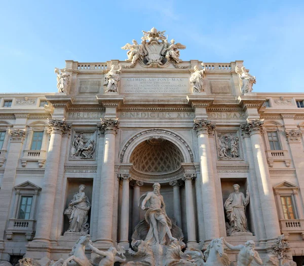 罗马塞瓦斯蒂利亚喷泉海王星神的雕像 — 图库照片