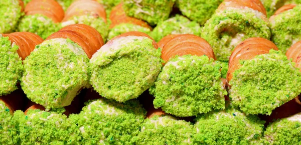 Many pastries with pistachios — Stock Photo, Image