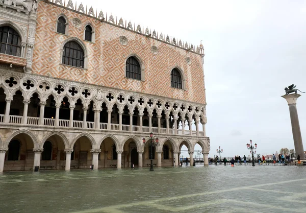 Palazzo Ducale detto Palazzo Ducale in lingua italiana durante il — Foto Stock