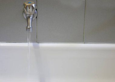 Paslanmaz çelikten dokunun