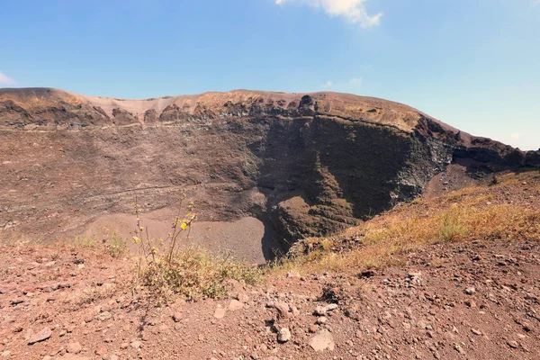 Vesuvius Volkanı 'ndaki lav ve kayalar