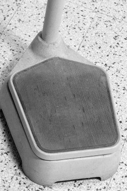 Pediatri 'deki insanları tartan kadim ölçekli geniş bir platform.