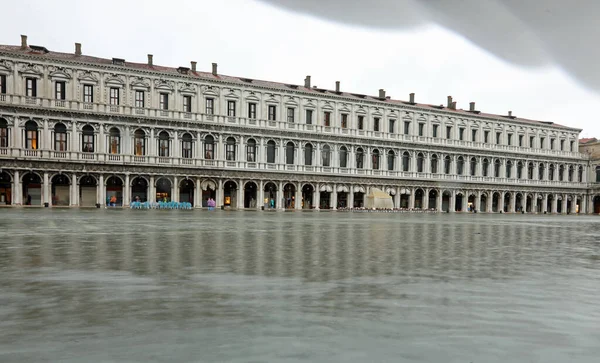 Inundou a Praça São Marcos em Veneza — Fotografia de Stock