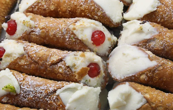 Sweety pastry called CANNOLO SICILIANO in Italian Language — 스톡 사진