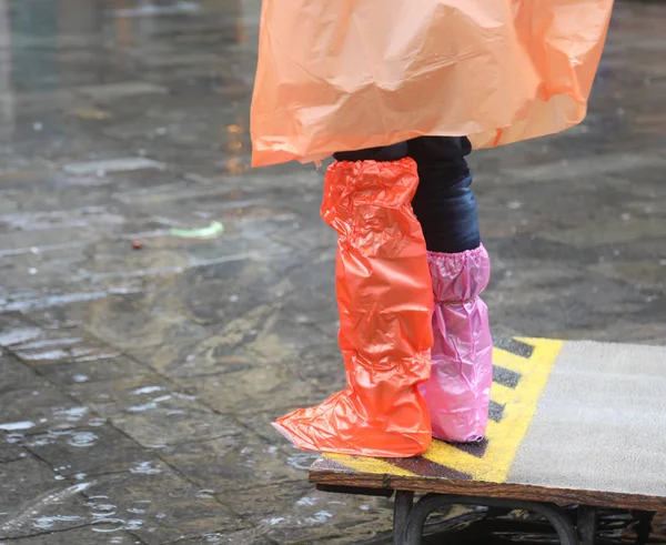 Spezielle Leggings während der Flut in Venedig — Stockfoto