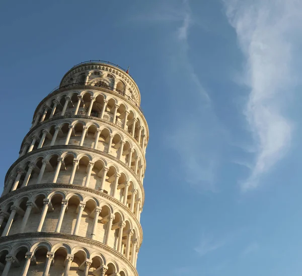 Torre pendente di Pisa nella regione Toscana nel centro Italia e — Foto Stock