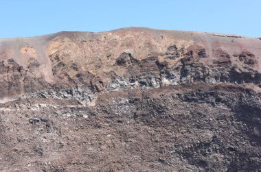 İtalya 'nın güneyindeki Napoli yakınlarındaki Vezüv volkanı krateri.