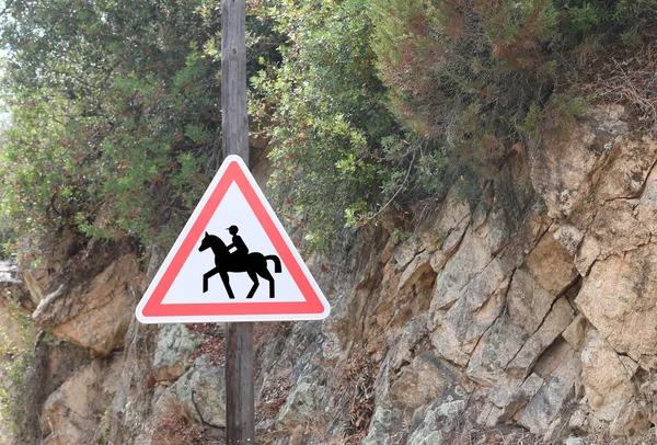 Panneau Routier Avec Symbole Attention Traversée Chevaux Près Centre Équestre — Photo