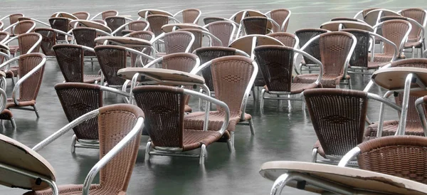 Cadeiras Bar Submersas Pela Maré Alta Piazza San Marco Veneza — Fotografia de Stock