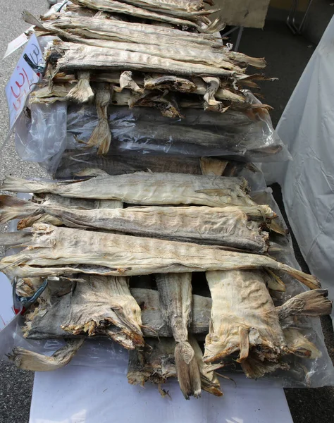 Продажа Сушеных Рыб Рыбных Ларьках — стоковое фото