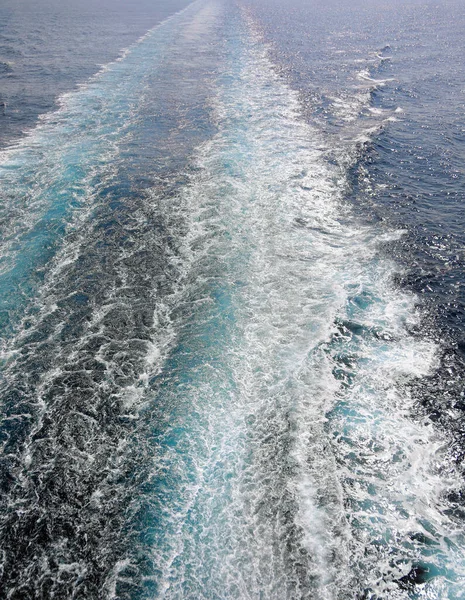 Sentier Mousse Sur Mer Laissé Par Bateau Croisière Pendant Traversée — Photo