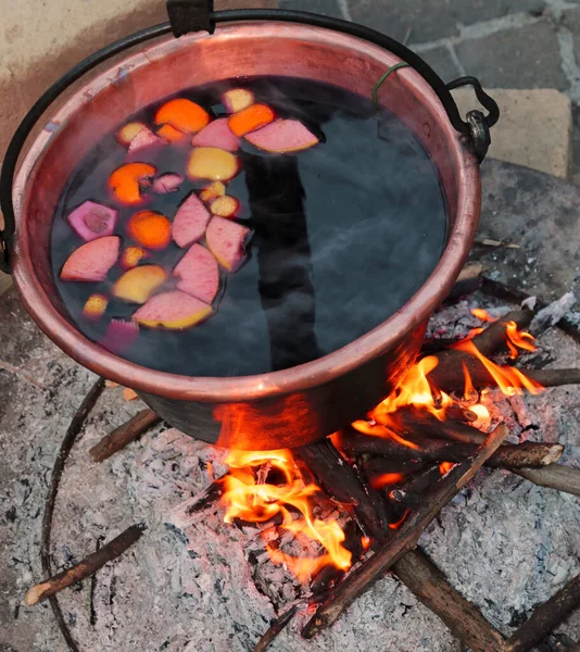 Mulled Wine Big Cauldron Bonfire Christmas Holidays — Stock Photo, Image