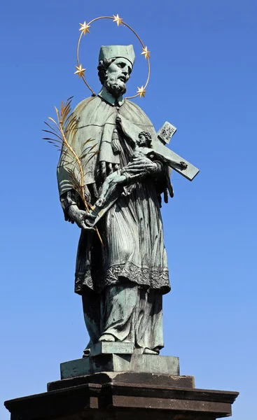 Estatua San Juan Que Sostiene Crucifijo Sus Manos — Foto de Stock