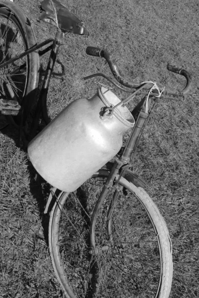 Very Old Milk Canister Used Once Long Time Ago Milkman — Stock Photo, Image