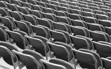 Spor müsabakasından önce stadyumdaki insanların olmadığı koltuk sayısı