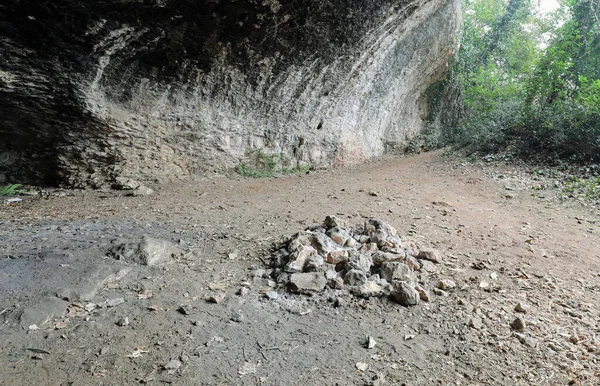Gran Cueva Utilizada Por Los Hombres Primitivos Como Refugio Durante —  Fotos de Stock
