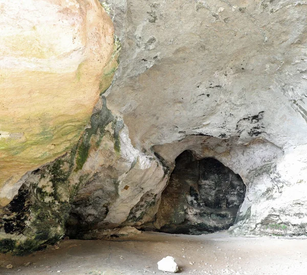 Всередині Широкої Печери Використовуваної Примітивними Чоловіками Притулок Доісторичні Часи — стокове фото