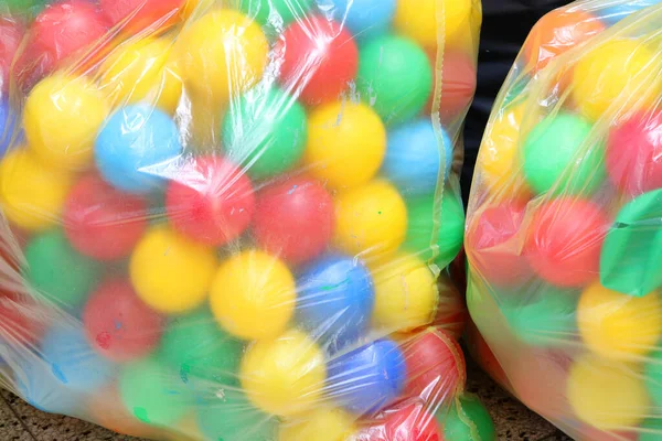 Великі Мішки Наповнені Пластиковими Кульками Дітей Щоб Грати — стокове фото