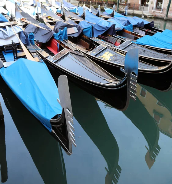 Depósito Das Gôndolas Sem Turistas Devido Coroa Vírus Quarentena Veneza — Fotografia de Stock