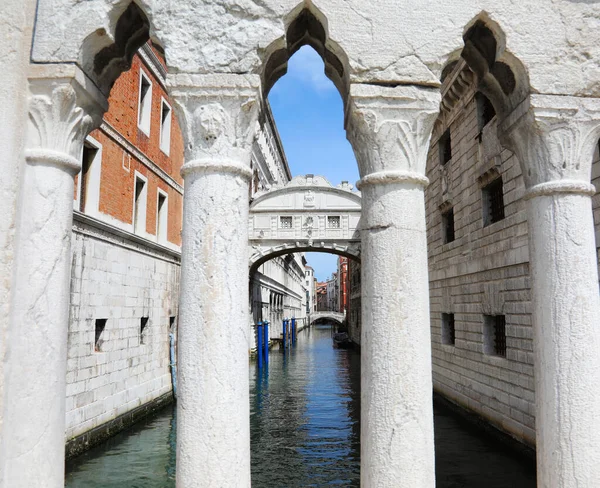 Мост Вздохов Венеции Италии Сфотографирован Между Балюстрадой Моста Понте Делла — стоковое фото