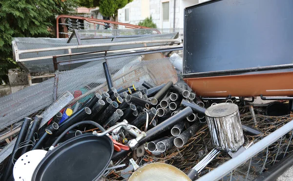 Sammlung Alter Rostiger Eisenteile Auf Der Recyclingdeponie Für Wertstoffe — Stockfoto