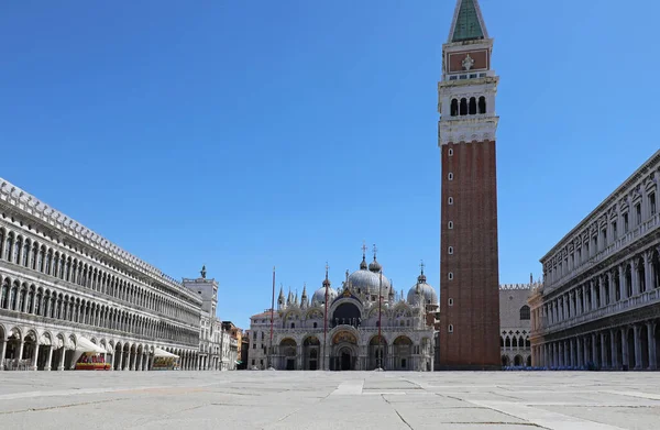 Chiusura Venezia Piazza San Marco Senza Persone Con Basilica Campanile — Foto Stock