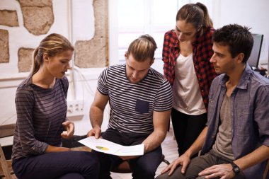 iş takım pasta grafik arıyor