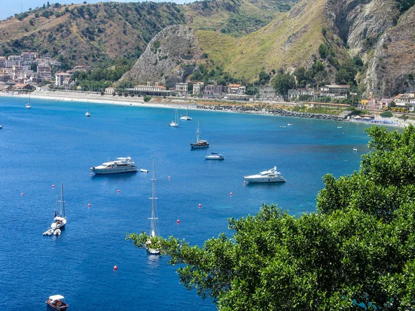 Taormina Sicilya'dan, Giardini Naxos bay