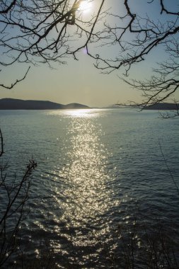 Güneş parlamayı su güzel dalgalar