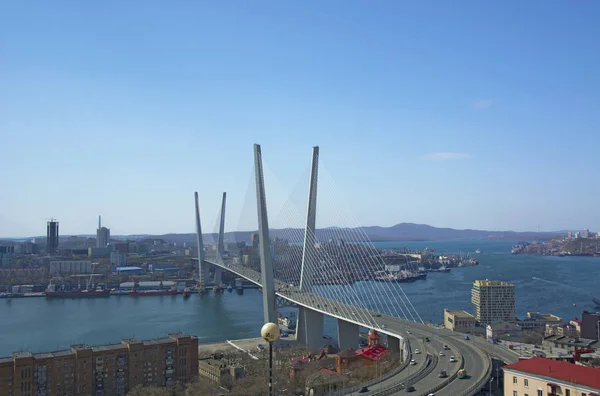 Deniz Şehir Yüksek Köprüden Bay Güneşli Havalarda Güzel Vladivostok — Stok fotoğraf
