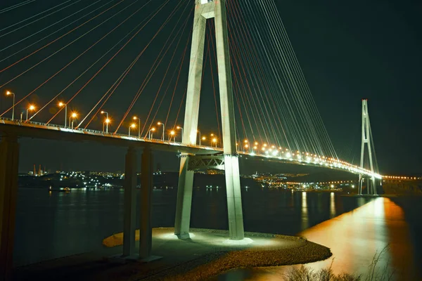Bay Bridge at night. the lights on the water. — Stock Photo, Image