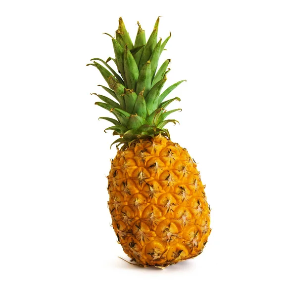 Ananas op geïsoleerde achtergrond — Stockfoto